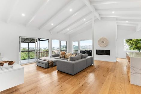 Photo of property in 3 Francis Avenue, Stanmore Bay, Whangaparaoa, 0932
