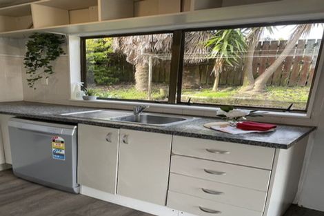 Photo of property in 306 Don Buck Road, Massey, Auckland, 0614