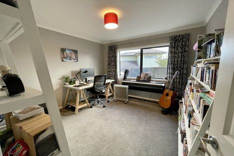 Photo of property in 4 Cresswell Place, Johnsonville, Wellington, 6037