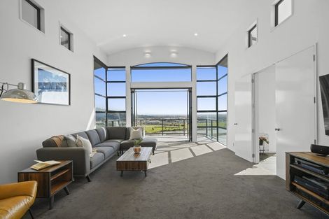 Photo of property in 8 Valley View, Mount Pleasant, Christchurch, 8081