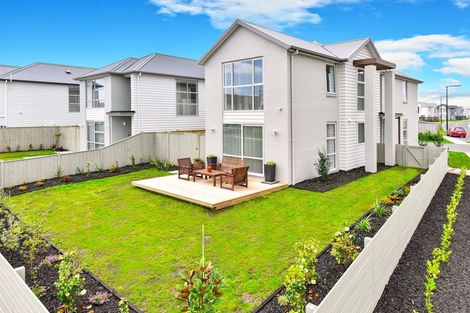 Photo of property in 16 Soaring Bird Drive, Takanini, 2112