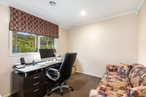 Photo of property in 21 Resolution Drive, Whitby, Porirua, 5024