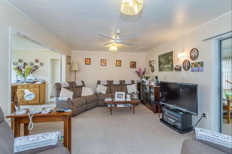 Photo of property in 617 Queen Street East, Levin, 5510