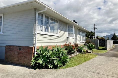 Photo of property in 93 Roberts Road, Te Atatu South, Auckland, 0610