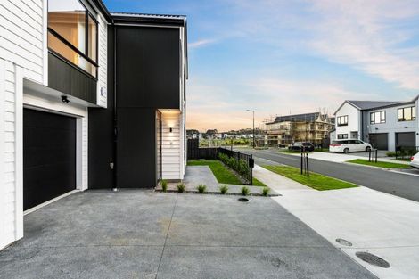 Photo of property in 4 Babos Avenue, Kumeu, 0810