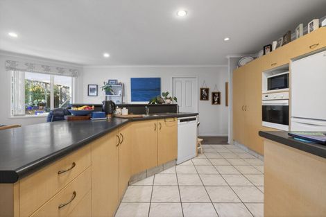 Photo of property in 18 Lionel Place, Mapua, 7005