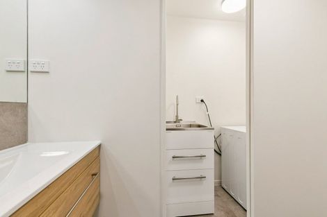 Photo of property in 4/65 Tiketike Way, Brooklyn, Wellington, 6021