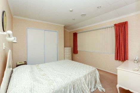 Photo of property in 38 Tukapa Street, Westown, New Plymouth, 4310