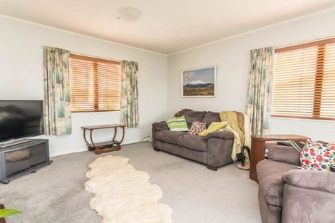 Photo of property in 28 Neil Avenue, Te Atatu Peninsula, Auckland, 0610
