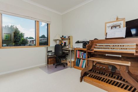 Photo of property in 43 Hospital Street, Dannevirke, 4930