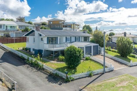 Photo of property in 1 Mahoe Street, Melville, Hamilton, 3206