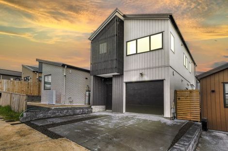 Photo of property in 61 Horokaka Street, Massey, Auckland, 0614