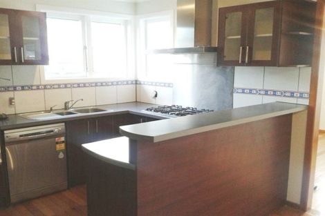 Photo of property in 20a Amberley Avenue, Te Atatu South, Auckland, 0610