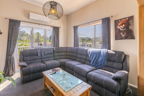 Photo of property in 17 Watts Street, Waipawa, 4210