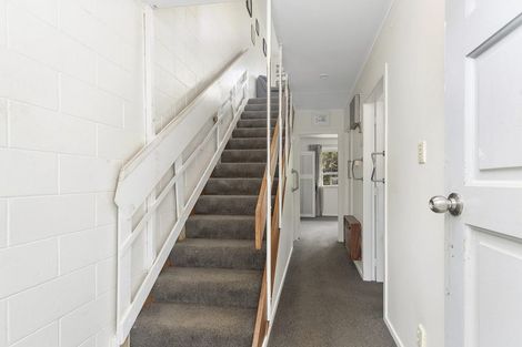 Photo of property in 6 Cyril Way, Paparangi, Wellington, 6037