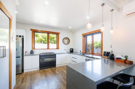 Photo of property in 116 Heretaunga Street, Palmerston North, 4414