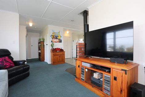 Photo of property in 25 Ngahina Street, Marton, 4710