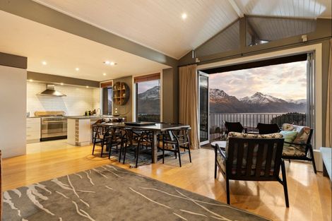 Photo of property in The Woods, 12u 5 Dublin Street, Queenstown, 9300