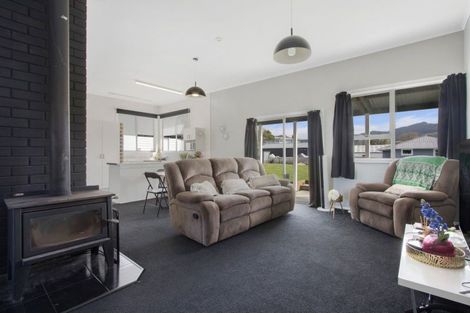 Photo of property in 33 Ara Mara Hua, Henderson, 0612