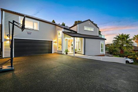 Photo of property in 4/92 Churchill Road, Murrays Bay, Auckland, 0630