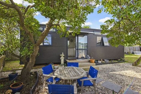 Photo of property in 10 Arataki Grove, Waitarere Beach, Levin, 5510
