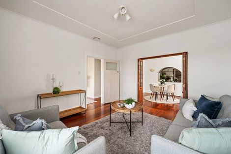 Photo of property in 162 Sutherland Road, Lyall Bay, Wellington, 6022