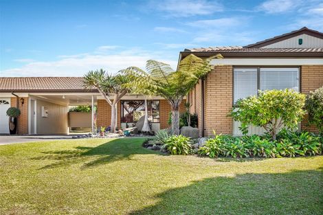 Photo of property in 38 Frank Evans Place, Henderson, Auckland, 0610