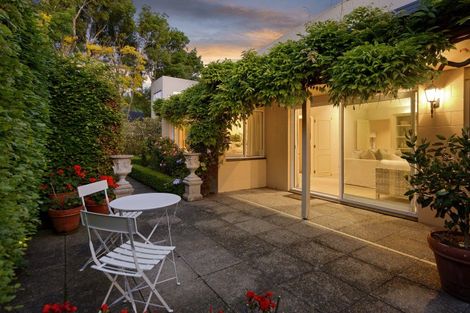 Photo of property in 89 Merivale Lane, Merivale, Christchurch, 8014