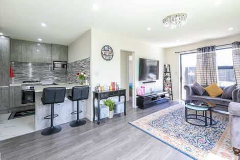 Photo of property in 16 Rosarina Lane, Takanini, 2112