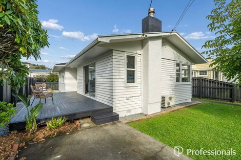 Photo of property in 22 Golf Road, Manor Park, Lower Hutt, 5019