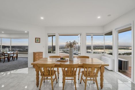Photo of property in 126 Cannon Hill Crescent, Mount Pleasant, Christchurch, 8081