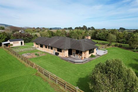 Photo of property in 13 Pukematawai Lane, Levin, 5571