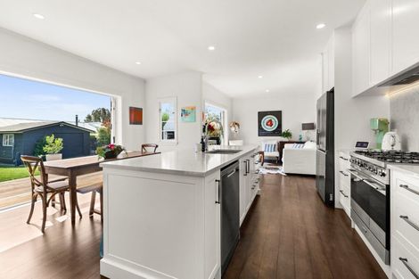 Photo of property in 15 Gillean Street, Havelock North, 4130