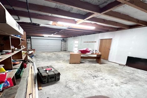 Photo of property in 117 Golf Road, New Lynn, Auckland, 0600