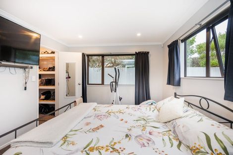 Photo of property in 49 Kaimanawa Street, Kelvin Grove, Palmerston North, 4414