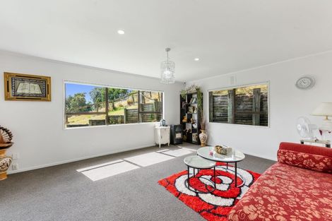 Photo of property in 43 Ohiwa Road, Papakura, 2582