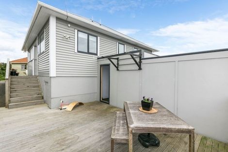 Photo of property in 15 Hindmarsh Street, Johnsonville, Wellington, 6037