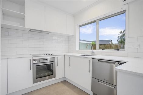 Photo of property in 14 Russett Grove, Henderson, Auckland, 0612