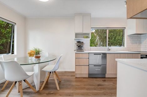 Photo of property in 10a Felicity Place, Unsworth Heights, Auckland, 0632