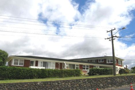 Photo of property in 4/2 Argyle Terrace, Milford, Auckland, 0620