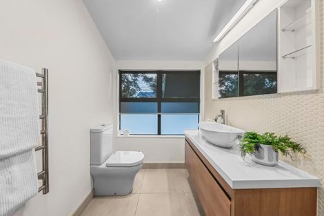 Photo of property in 2/47 Shakespeare Road, Milford, Auckland, 0620