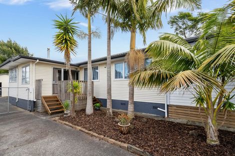 Photo of property in 31 Roick Parade, Glen Eden, Auckland, 0602
