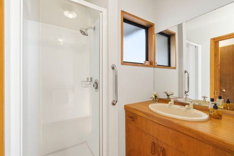 Photo of property in 75 Cedar Drive, Kelvin Heights, Queenstown, 9300
