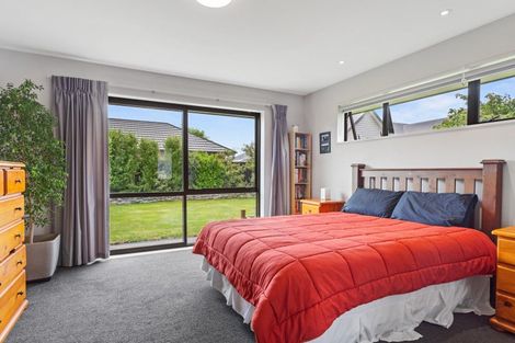 Photo of property in 21 Holly Place, Rangiora, 7400