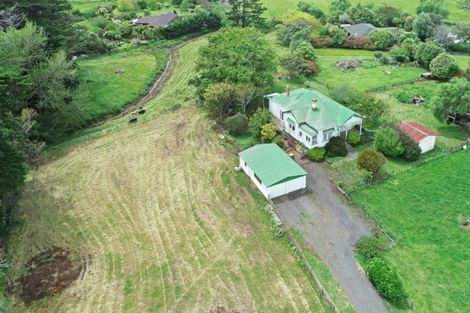 Photo of property in 12 Hull Road, Waiuku, 2123