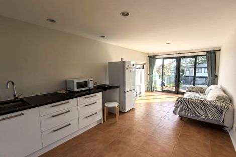 Photo of property in 71 Rising Parade, Fairview Heights, Auckland, 0632