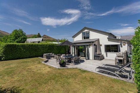 Photo of property in 10 Premier Place, Arrowtown, 9302
