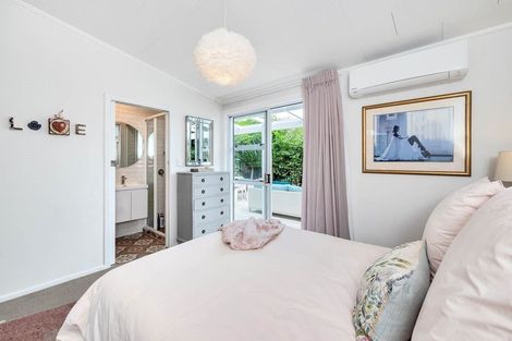 Photo of property in 6 Tyne Road, Forrest Hill, Auckland, 0620