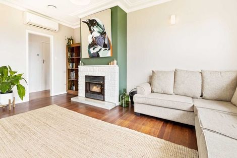 Photo of property in 10 Murray Road, Te Atatu Peninsula, Auckland, 0610