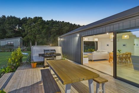 Photo of property in 34 Ohau Gravels Way, Ohau, Levin, 5570